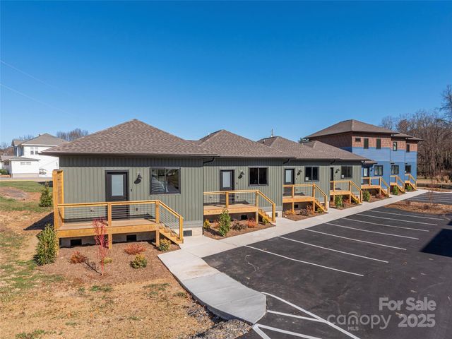 11 Leap Frog Park, Waynesville, NC 28786