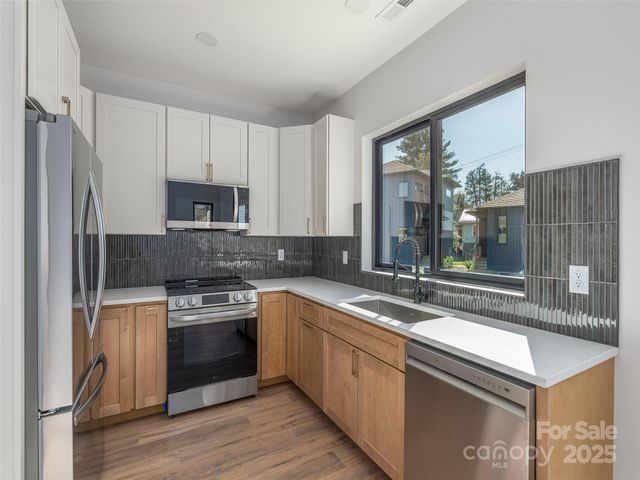 11 Leap Frog Park, Waynesville, NC 28786