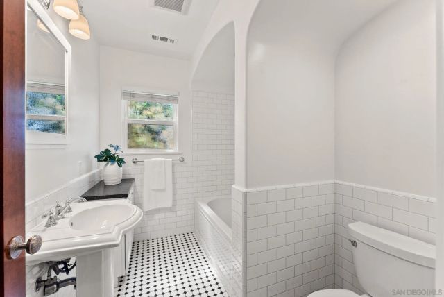 3560-64 Sydney Place, San Diego, CA 92116