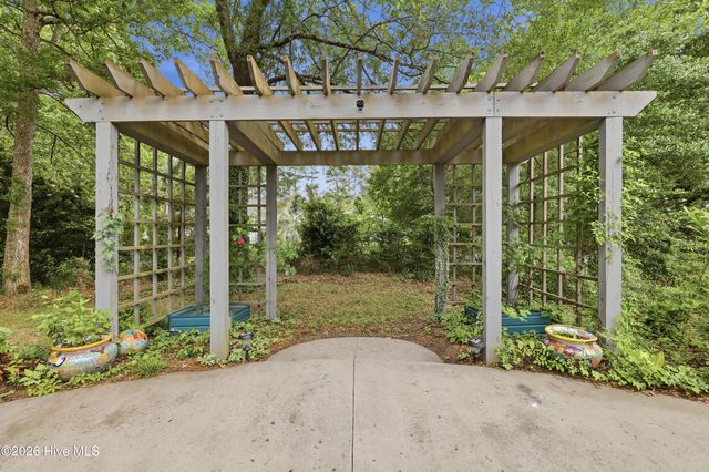 7 Oakbark Court, Calabash, NC 28467
