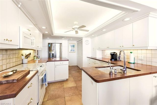 2378 Gulf Shore BLVD N 303, Naples, FL 34103