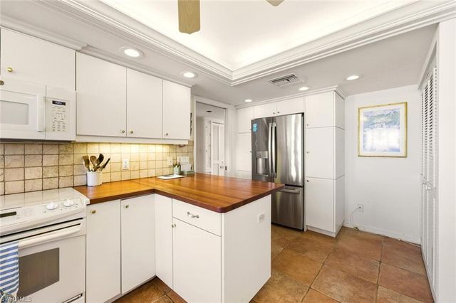 2378 Gulf Shore BLVD N 303, Naples, FL 34103