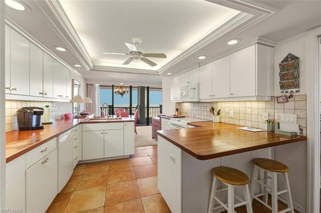 2378 Gulf Shore BLVD N 303, Naples, FL 34103