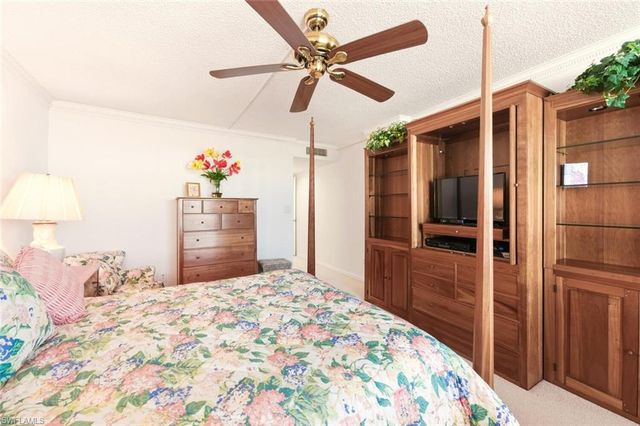 2378 Gulf Shore BLVD N 303, Naples, FL 34103