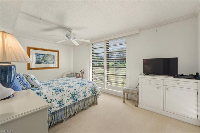 2378 Gulf Shore BLVD N 303, Naples, FL 34103