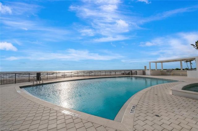 2378 Gulf Shore BLVD N 303, Naples, FL 34103