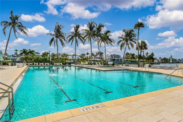 2378 Gulf Shore BLVD N 303, Naples, FL 34103