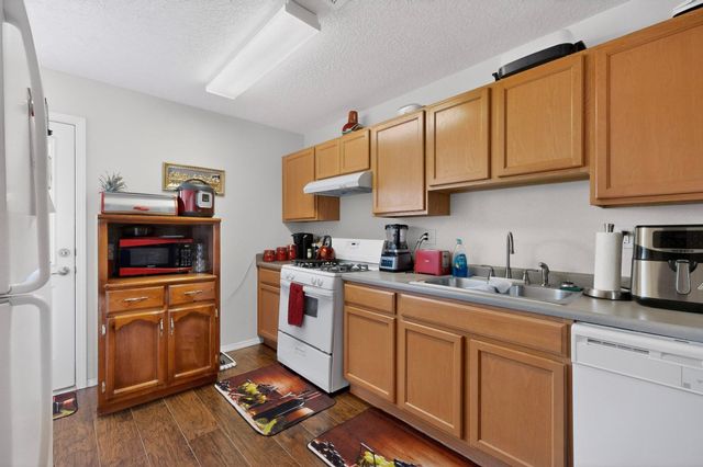 3050 Primo Colores Street, Santa Fe, NM 87507