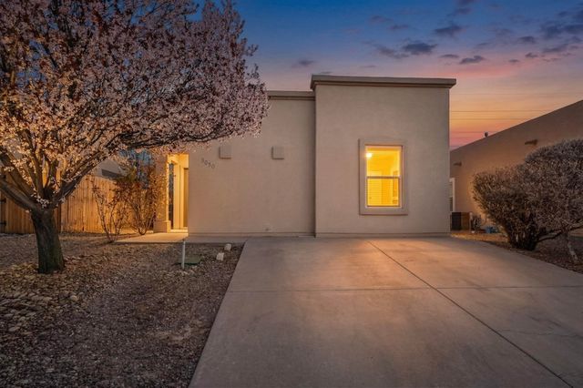 3050 Primo Colores Street, Santa Fe, NM 87507