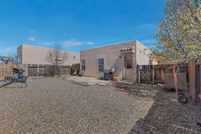 3050 Primo Colores Street, Santa Fe, NM 87507