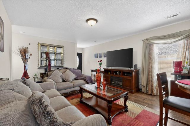 3050 Primo Colores Street, Santa Fe, NM 87507