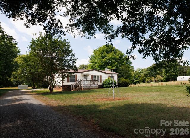 318 Tuckers Grove Road, Statesville, NC 28625