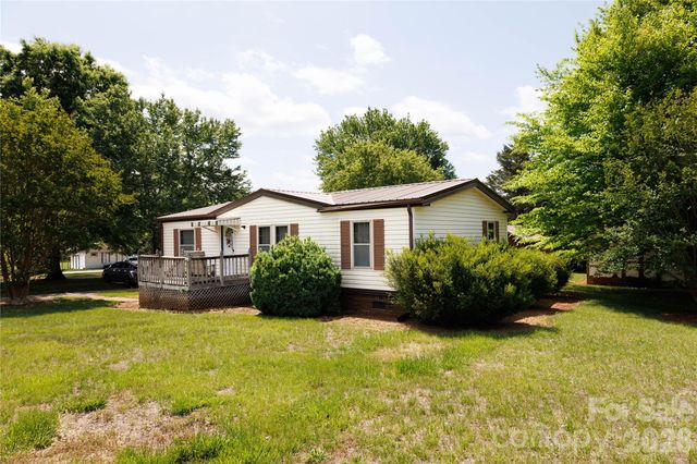 318 Tuckers Grove Road, Statesville, NC 28625