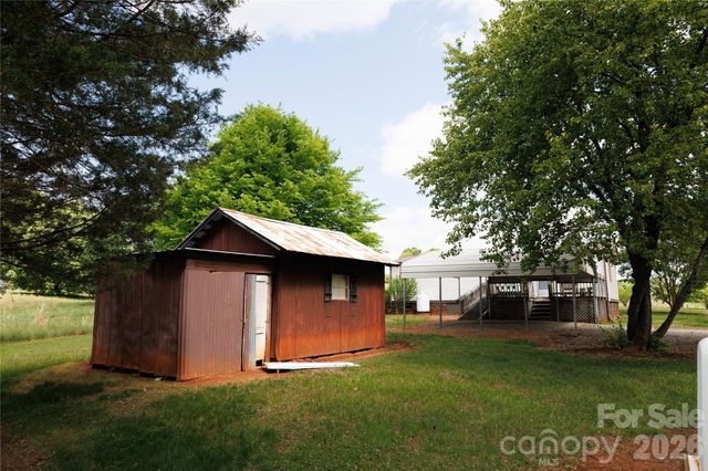 318 Tuckers Grove Road, Statesville, NC 28625