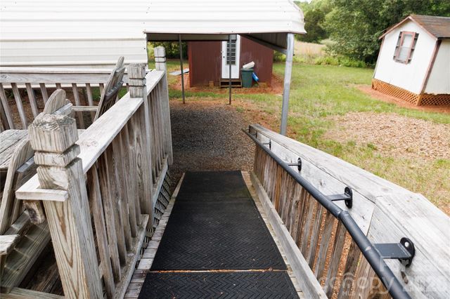 318 Tuckers Grove Road, Statesville, NC 28625