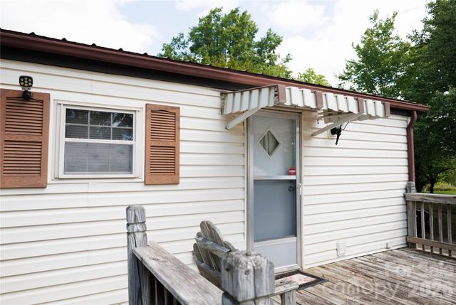 318 Tuckers Grove Road, Statesville, NC 28625