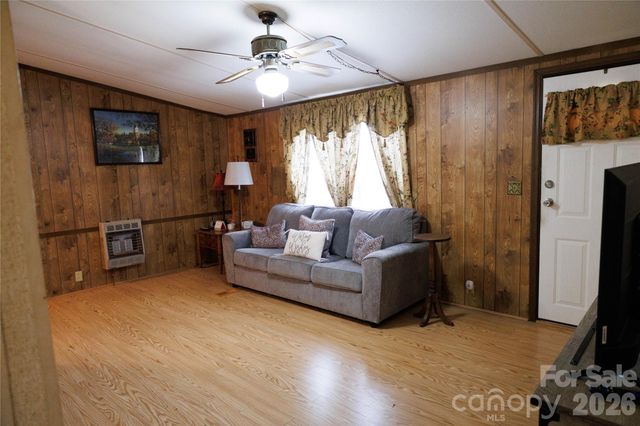 318 Tuckers Grove Road, Statesville, NC 28625