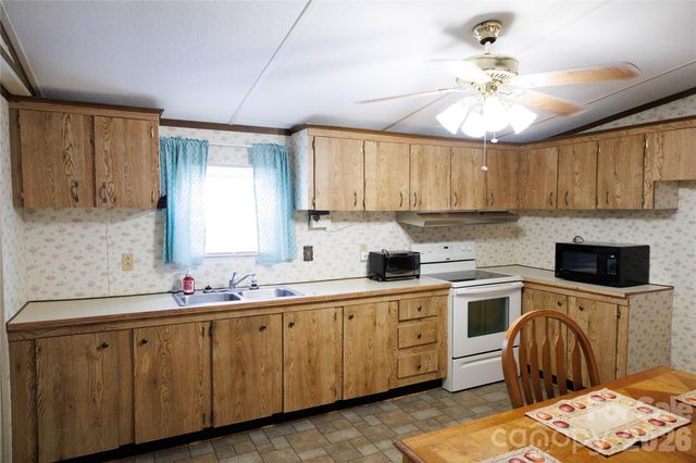 318 Tuckers Grove Road, Statesville, NC 28625