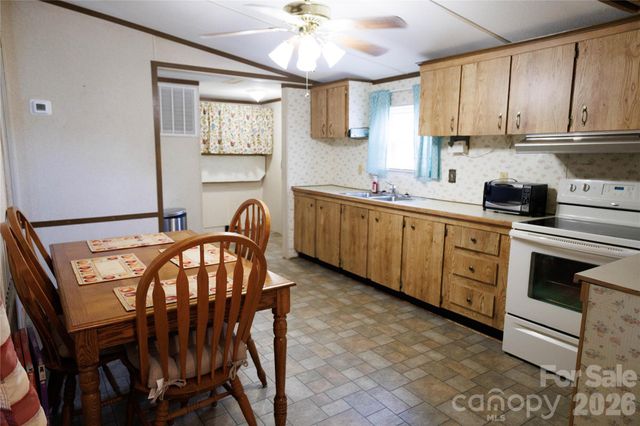 318 Tuckers Grove Road, Statesville, NC 28625