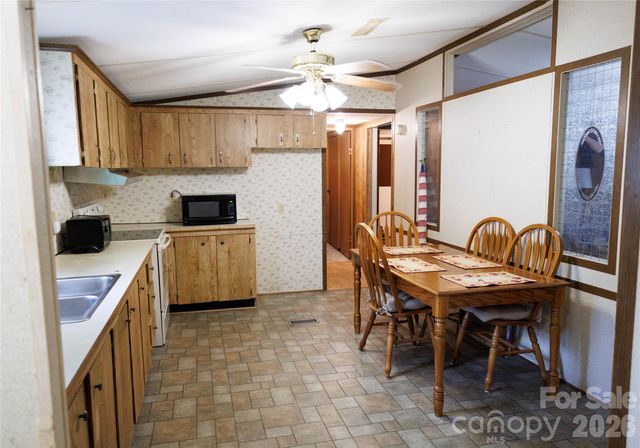 318 Tuckers Grove Road, Statesville, NC 28625