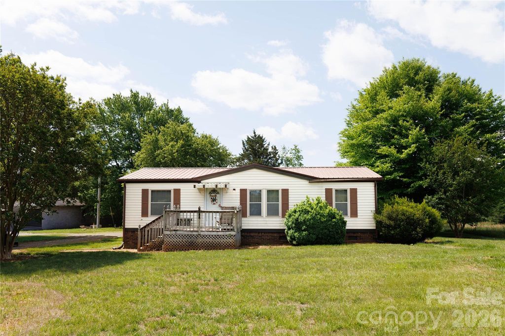 318 Tuckers Grove Road, Statesville, NC 28625