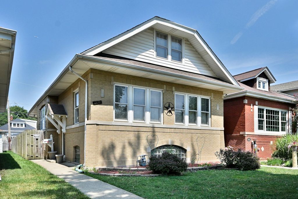 6630 N Oshkosh Avenue, Chicago, IL 60631