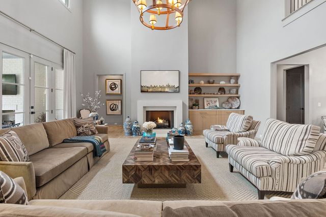 2825 Sugar Tree Rd, Nashville, TN 37215