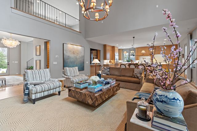 2825 Sugar Tree Rd, Nashville, TN 37215