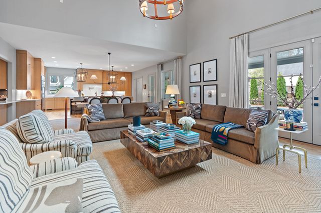 2825 Sugar Tree Rd, Nashville, TN 37215