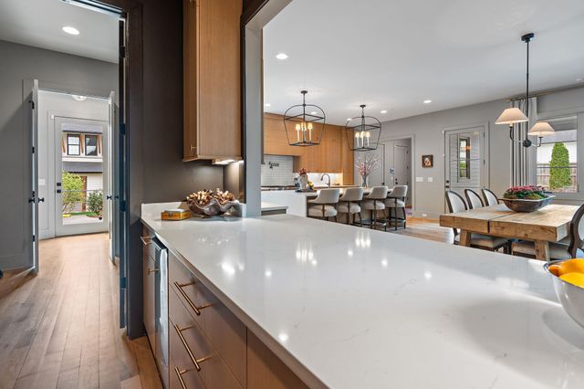 2825 Sugar Tree Rd, Nashville, TN 37215