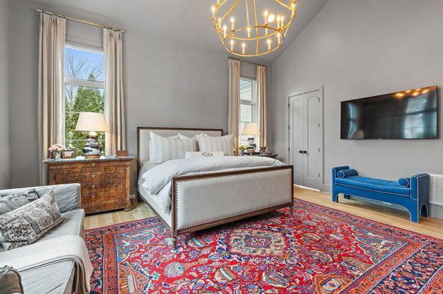 2825 Sugar Tree Rd, Nashville, TN 37215