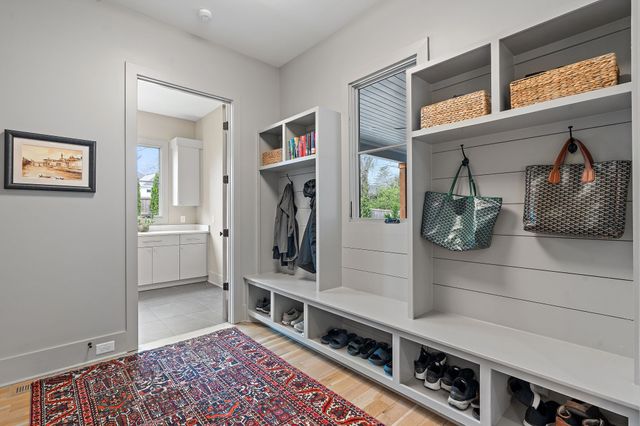 2825 Sugar Tree Rd, Nashville, TN 37215