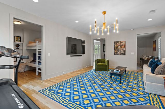 2825 Sugar Tree Rd, Nashville, TN 37215