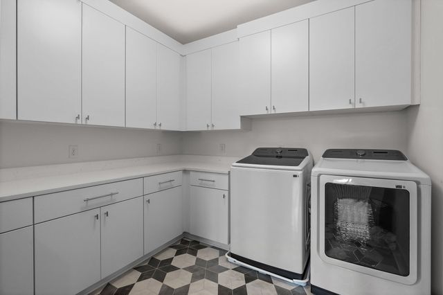 2825 Sugar Tree Rd, Nashville, TN 37215