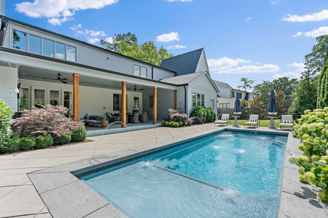 2825 Sugar Tree Rd, Nashville, TN 37215