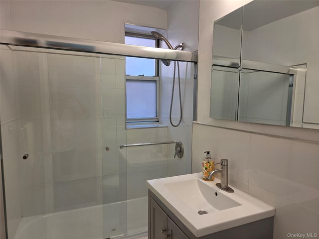 67-12 Yellowstone Boulevard B15, Forest Hills, NY 11375
