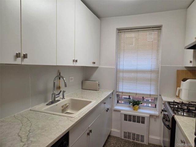 67-12 Yellowstone Boulevard B15, Forest Hills, NY 11375