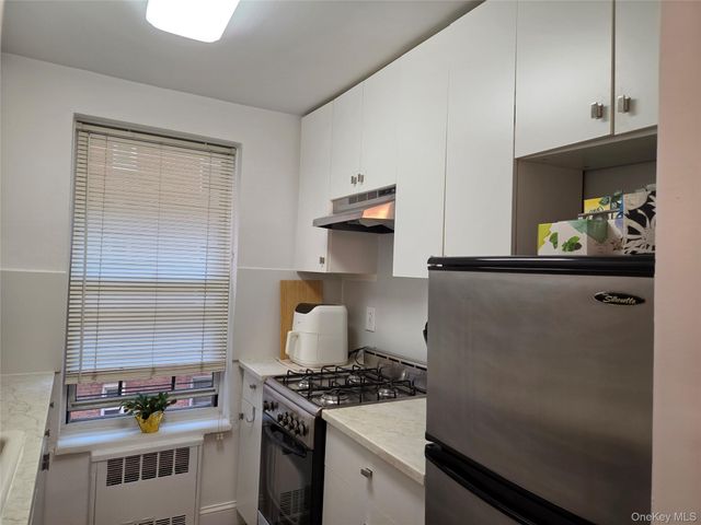 67-12 Yellowstone Boulevard B15, Forest Hills, NY 11375