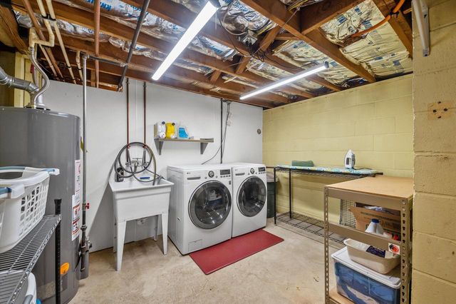 12323 Woodside COURT, Wauwatosa, WI 53226