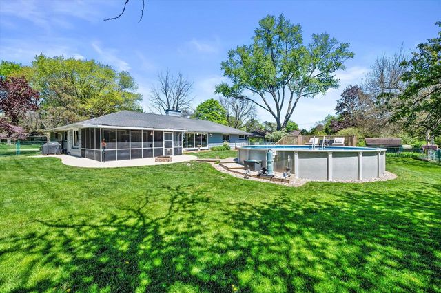 12323 Woodside COURT, Wauwatosa, WI 53226