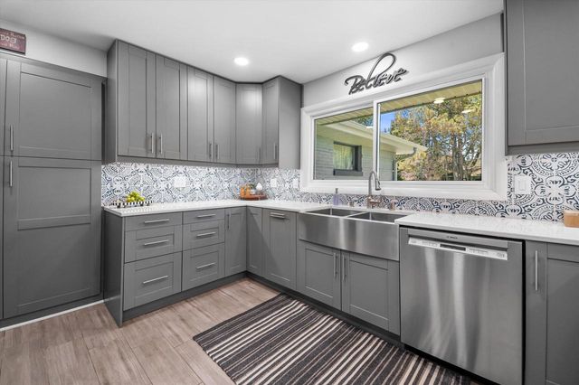 12323 Woodside COURT, Wauwatosa, WI 53226