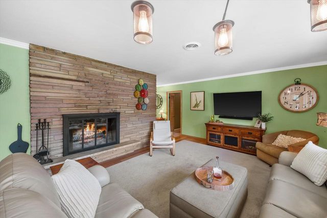12323 Woodside COURT, Wauwatosa, WI 53226