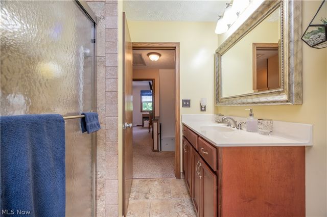 8359 Stoney Creek Drive, Youngstown, OH 44512