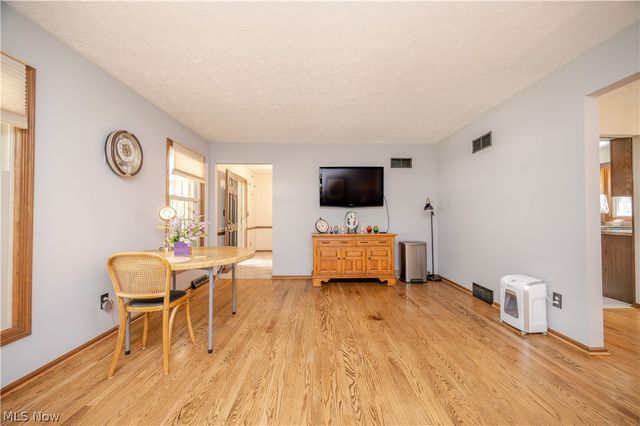 8359 Stoney Creek Drive, Youngstown, OH 44512