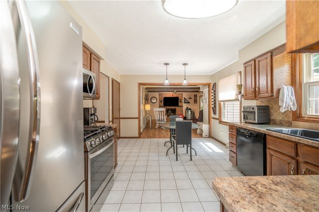 8359 Stoney Creek Drive, Youngstown, OH 44512