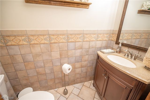 8359 Stoney Creek Drive, Youngstown, OH 44512