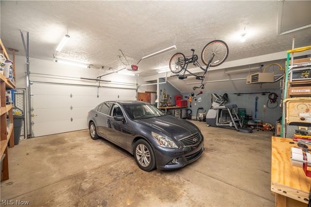 8359 Stoney Creek Drive, Youngstown, OH 44512