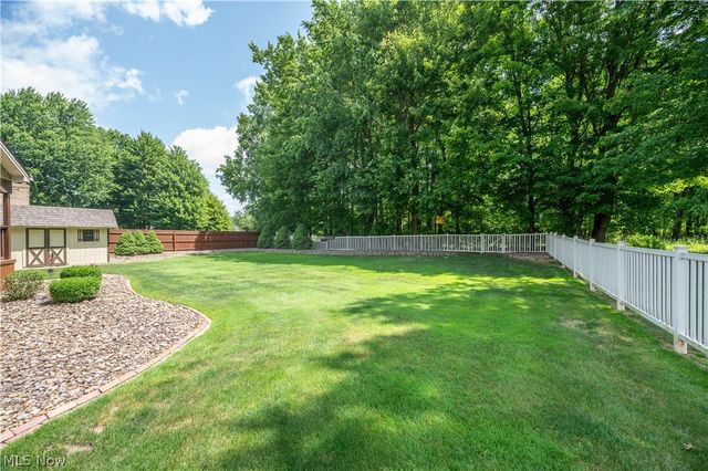 8359 Stoney Creek Drive, Youngstown, OH 44512