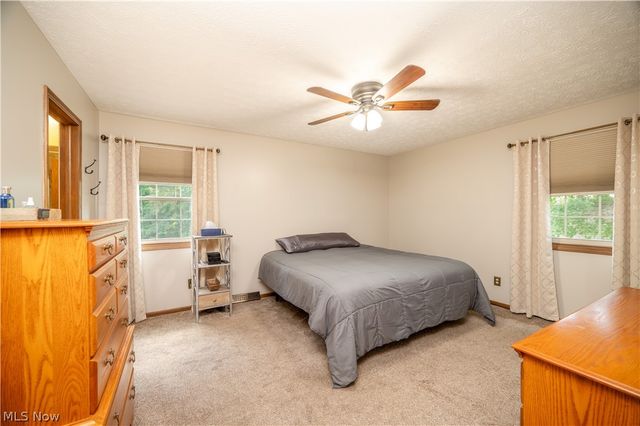 8359 Stoney Creek Drive, Youngstown, OH 44512