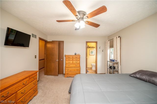 8359 Stoney Creek Drive, Youngstown, OH 44512